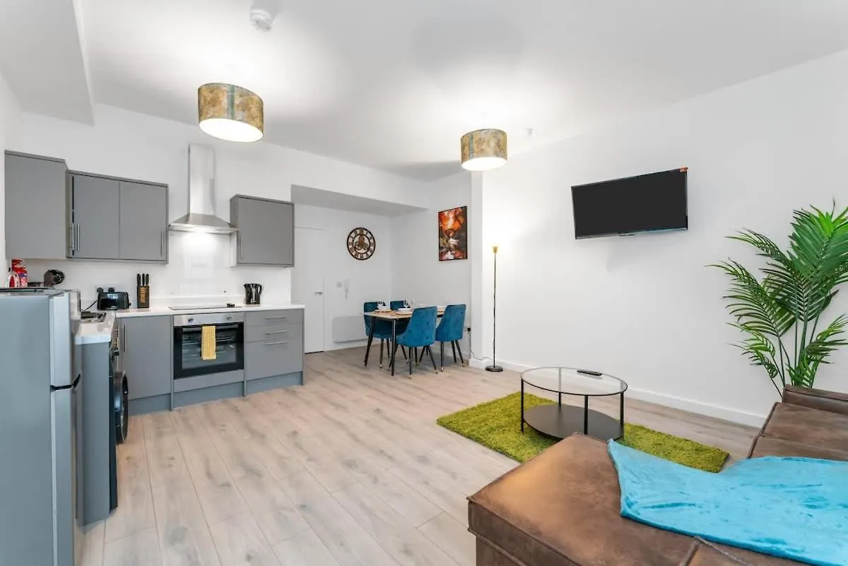 Airy And Modern 1 Bedroom Apartment Walk To Centre 벨파스트 펜션