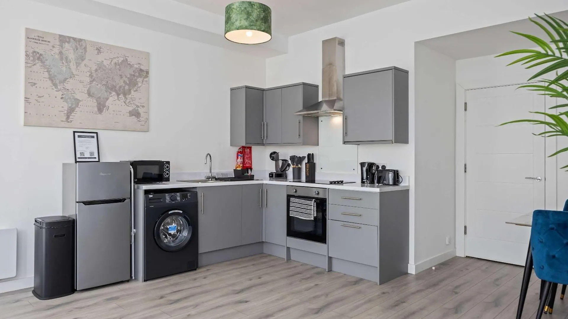 Airy And Modern 1 Bedroom Apartment Walk To Centre 벨파스트