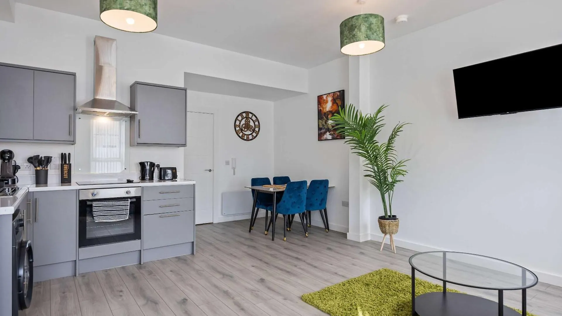 Airy And Modern 1 Bedroom Apartment Walk To Centre 벨파스트 0*,  영국