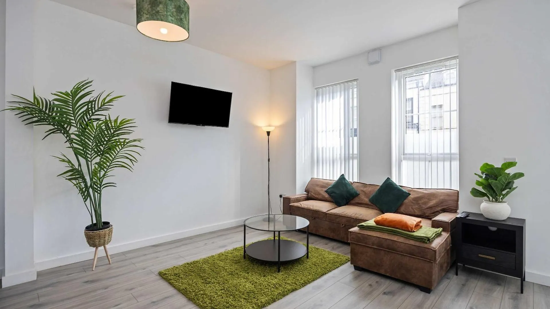 Airy And Modern 1 Bedroom Apartment Walk To Centre 벨파스트 펜션